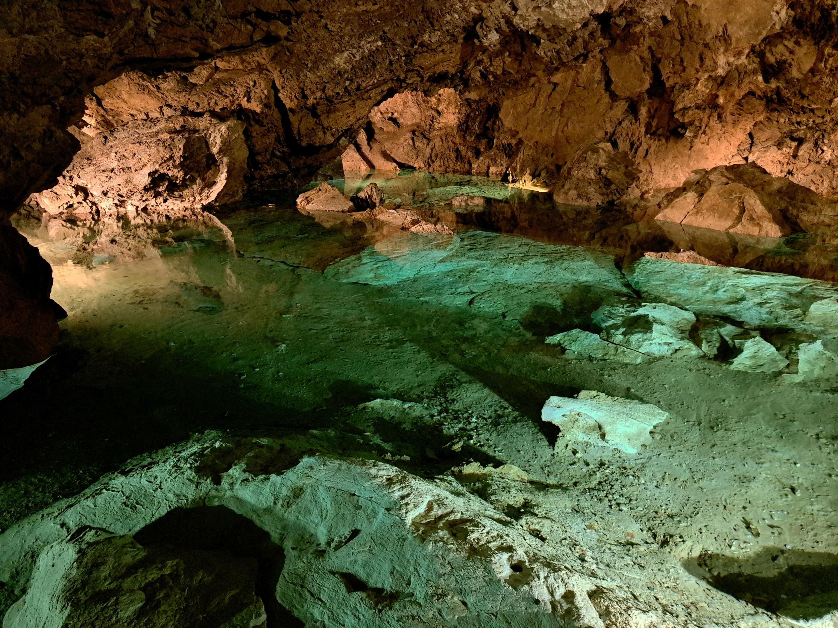 Bozkovské dolomitové jeskyně